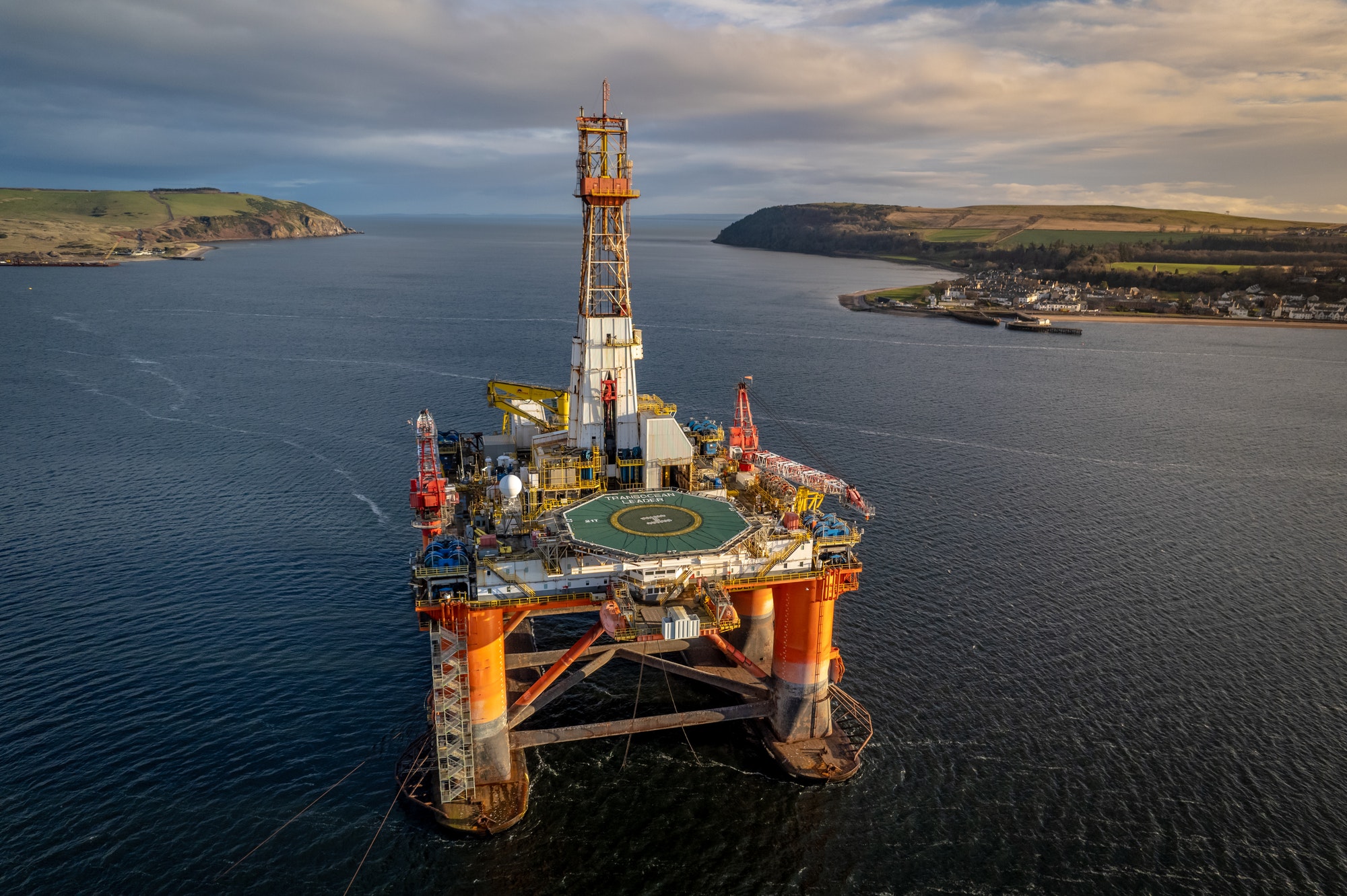 Digital Transformation in the Upstream Oil and Gas Industry: A Comprehensive Guide to Implementation